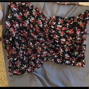 🆑⚡️Y2K Floral scrunch romper size small rue21